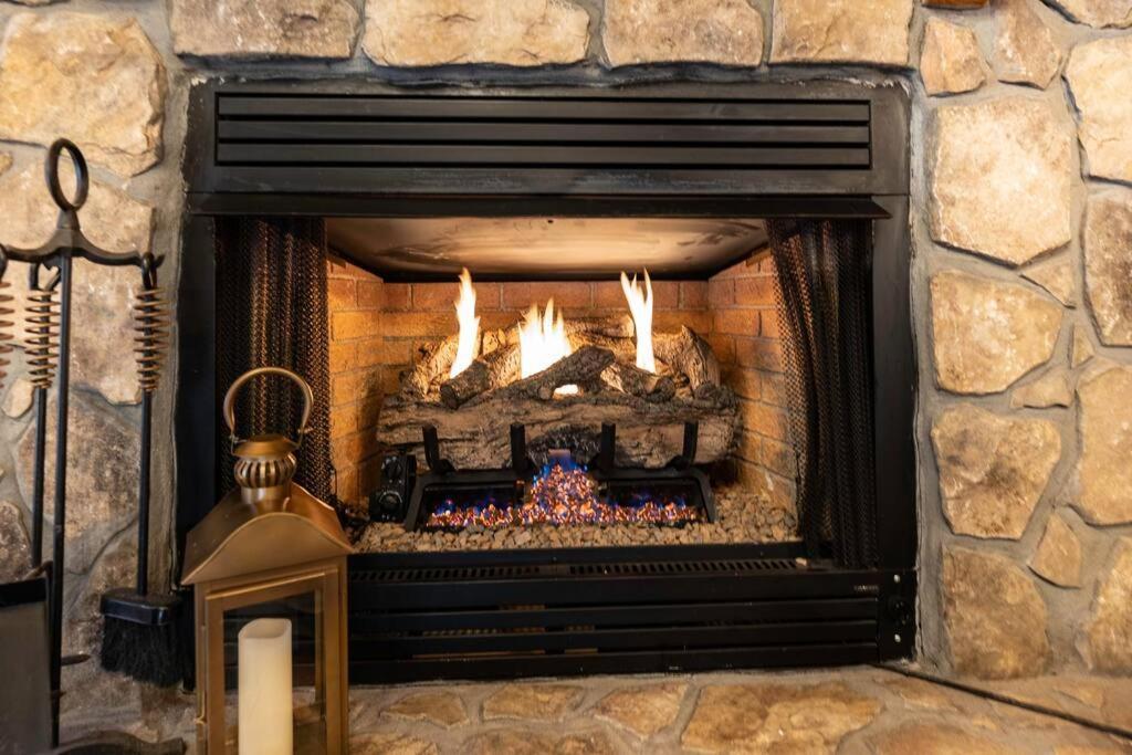 Mtn Cabin Sleeps 10 - 5 Mins To Fishing & Camping Ellijay Exterior foto